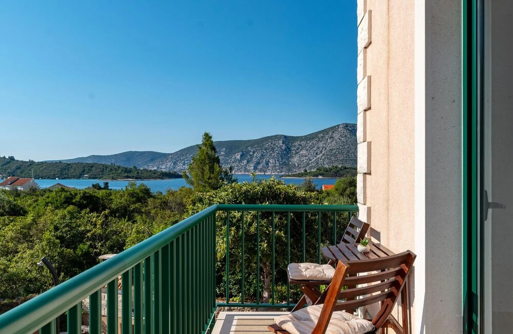 Amazing Home in Kneze With Wifi and 4 Bedrooms