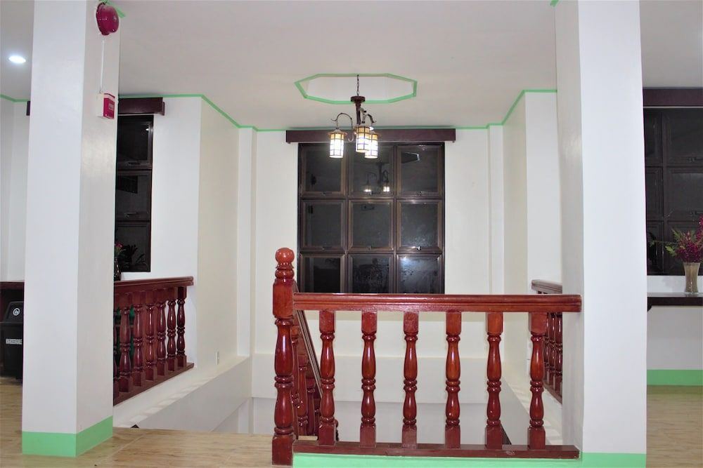 Linde's Inn Coron