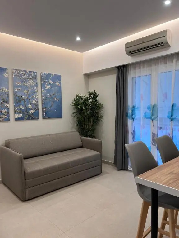Captains Seafront Apartments