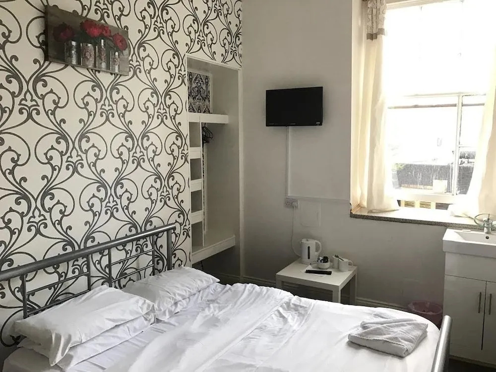 Victoria Hotel