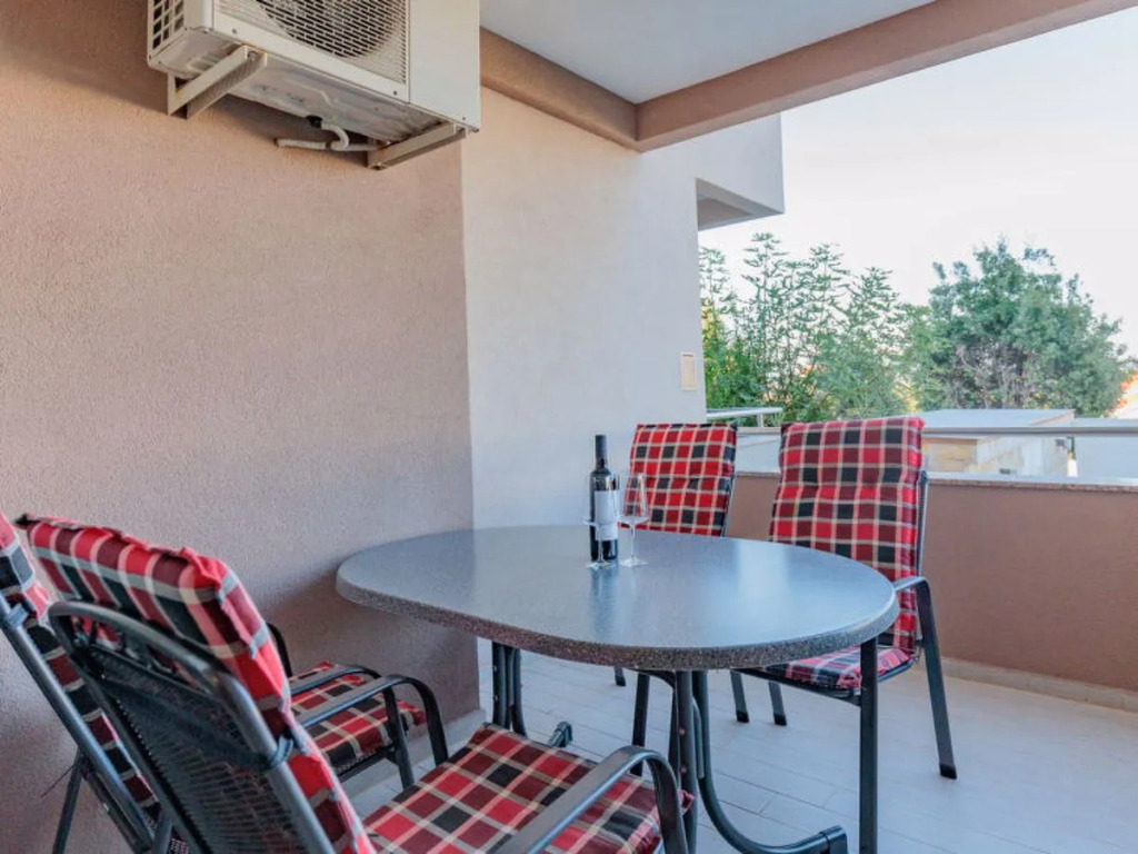 Apartment Mlasina Nin 8650