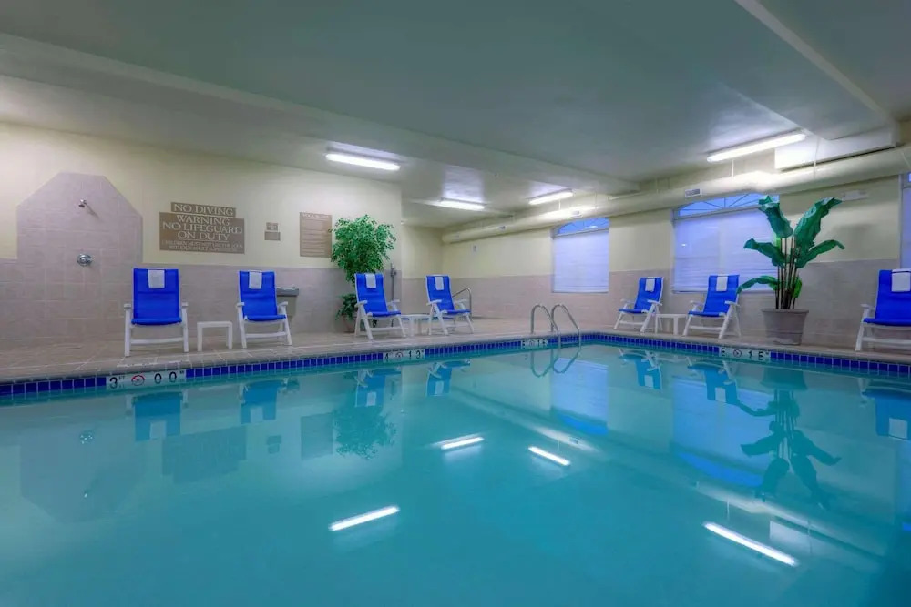 Country Inn and Suites By Carlson, Emporia, VA