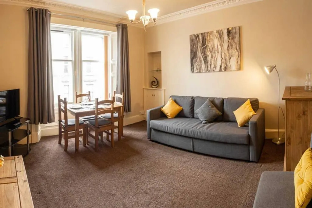 ☆ Central, Spacious Apartment Close to University☆