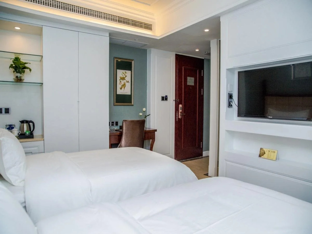 Chengdu Theme Hotel