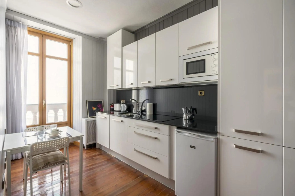 Ayala apartment by People Rentals