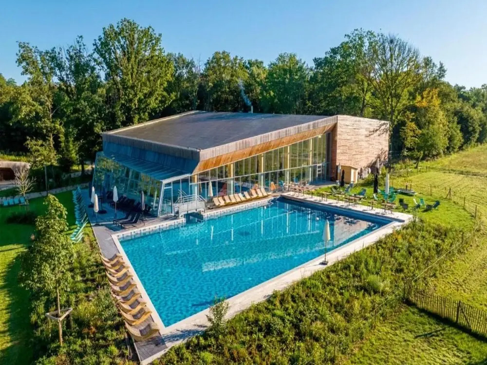 Belvilla Quiet Nature Leaf Bungalow