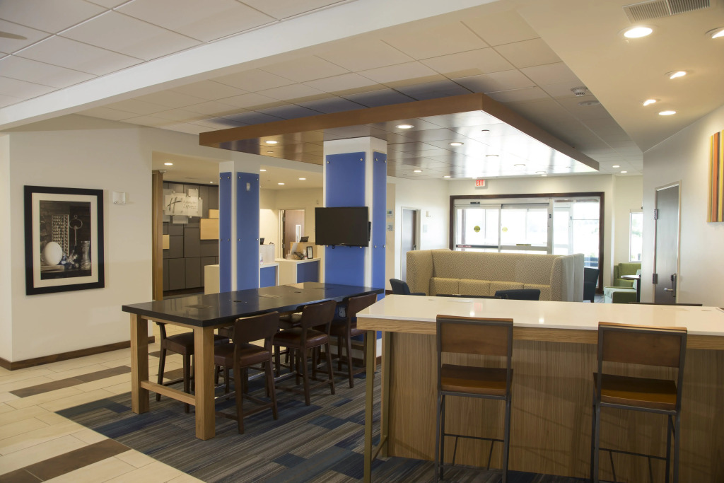 Holiday Inn Express & Suites Rochester Hill - Detroit Area by IHG