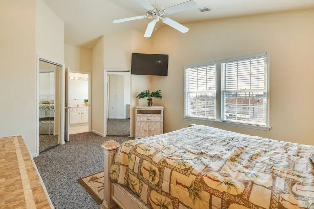Half-mi to Wildwood Boardwalk: Family-friendly Apt