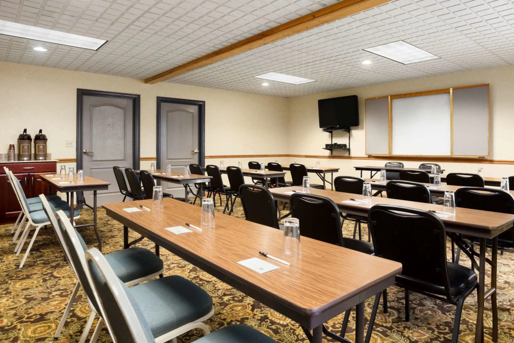 Country Inn & Suites by Radisson, Columbus West, OH