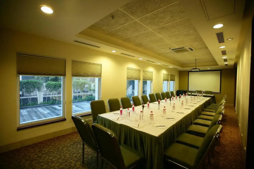 Muse Sarovar Portico Nehru Place