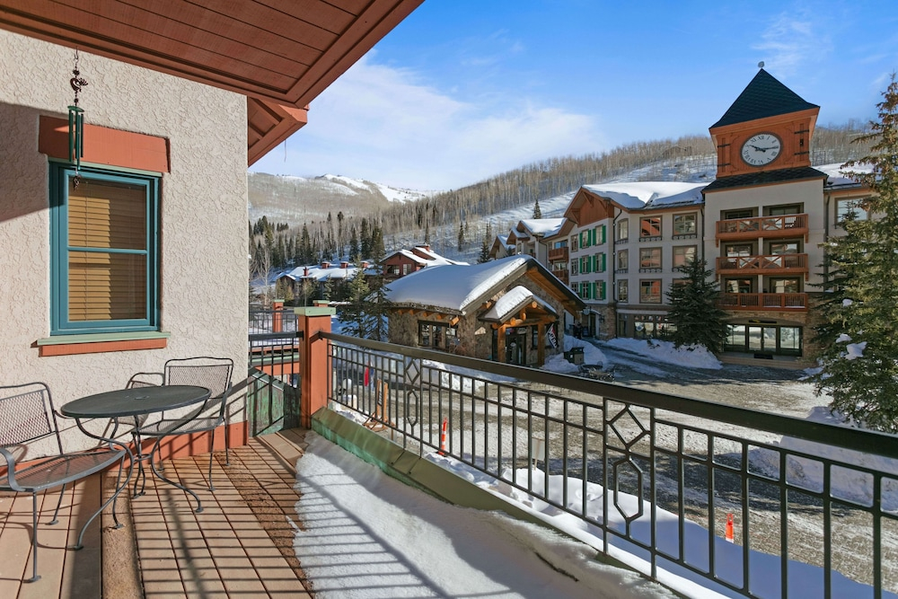 4208 - One Bedroom Standard Creekside Condominiums 1 Condo