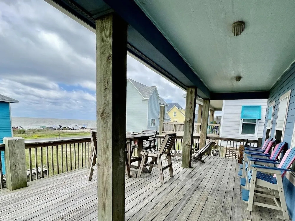 Hooked On A Feeling 3 Bedroom Home by RedAwning