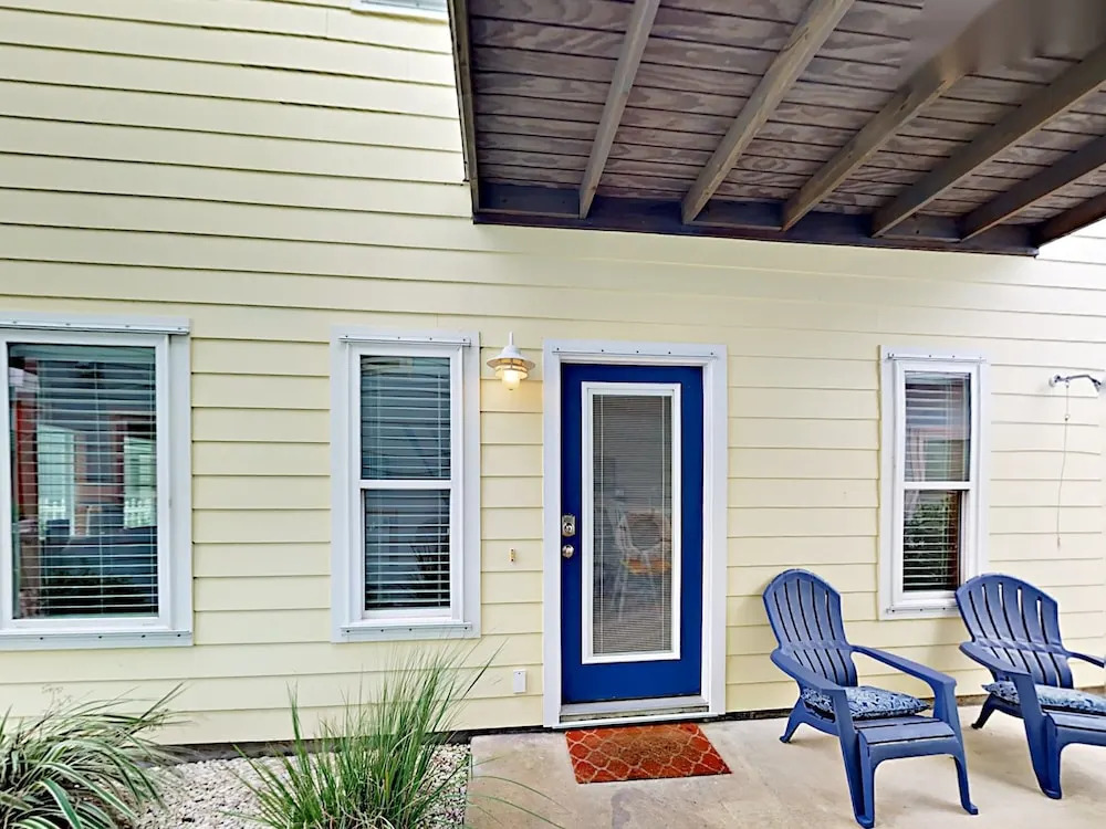 Station Street - 4 Br Townhouse