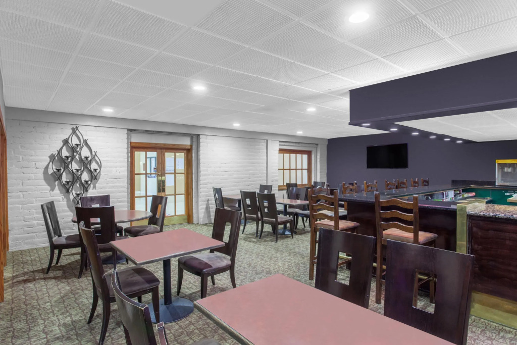 Ramada by Wyndham Fresno North