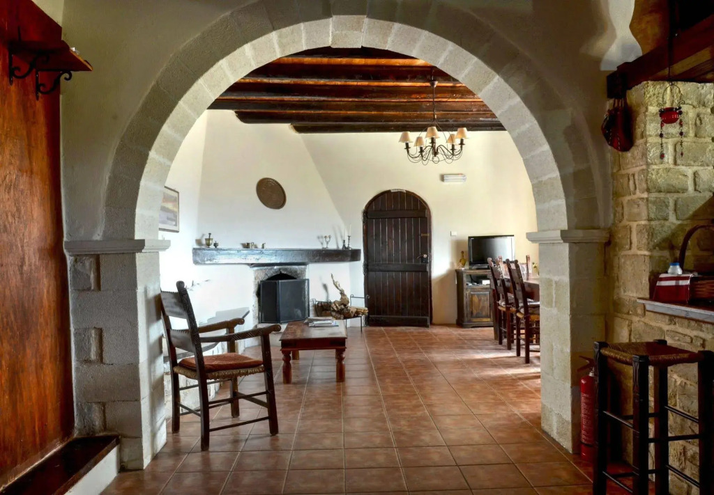 Anemole Traditional Cretan Villa