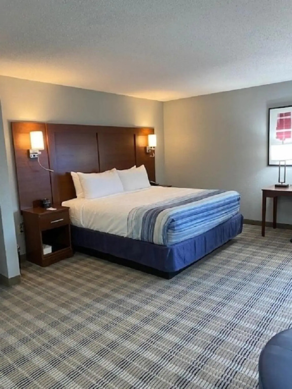 AmericInn by Wyndham Williamsburg
