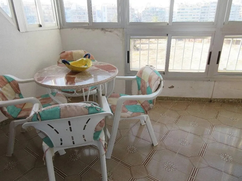 Appartment with swimming pool front of the sea