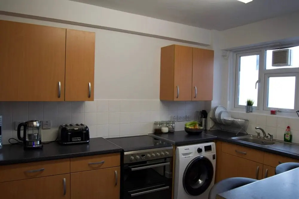 Modern 1 Bedroom in Shadwell With Balcony