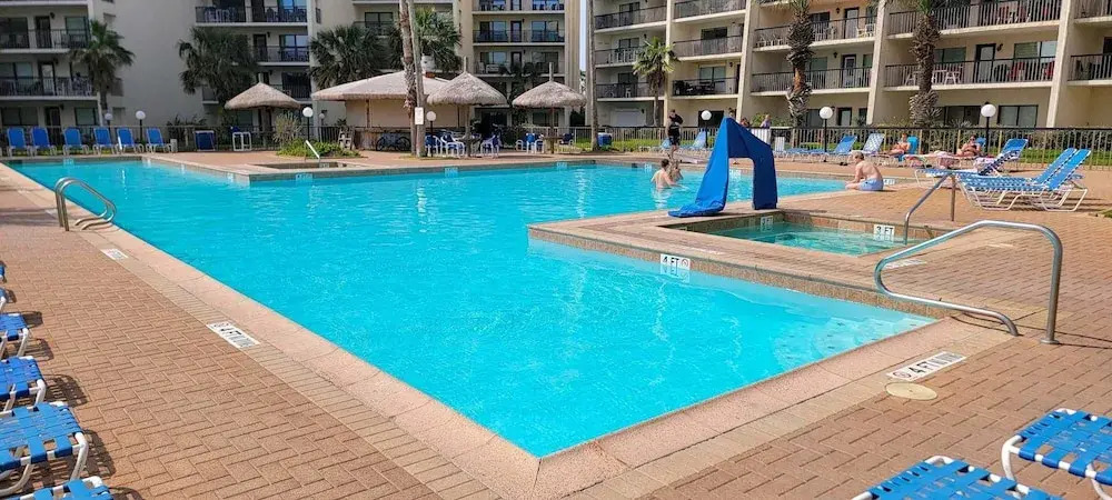 Sleeps 10 Direct Beach Heated Pool 3 Bedroom Apts