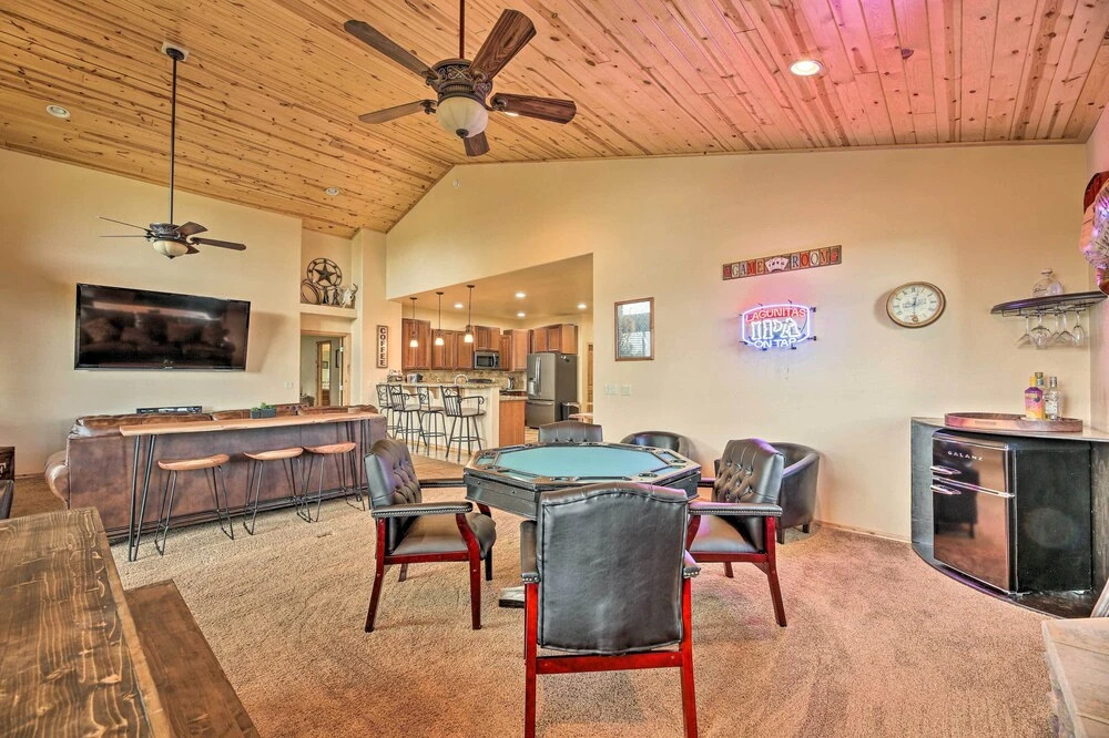 Deck & Views: Dog-friendly Cabin in Show Low!
