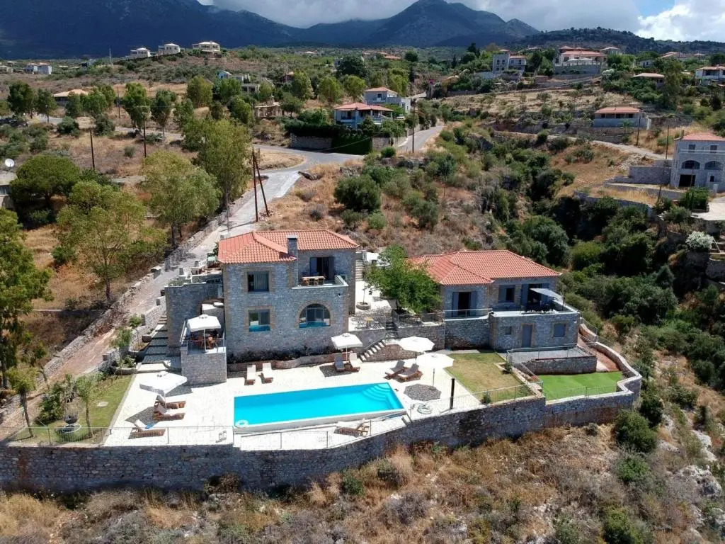 Irini Villa by Elrin Villas Mani