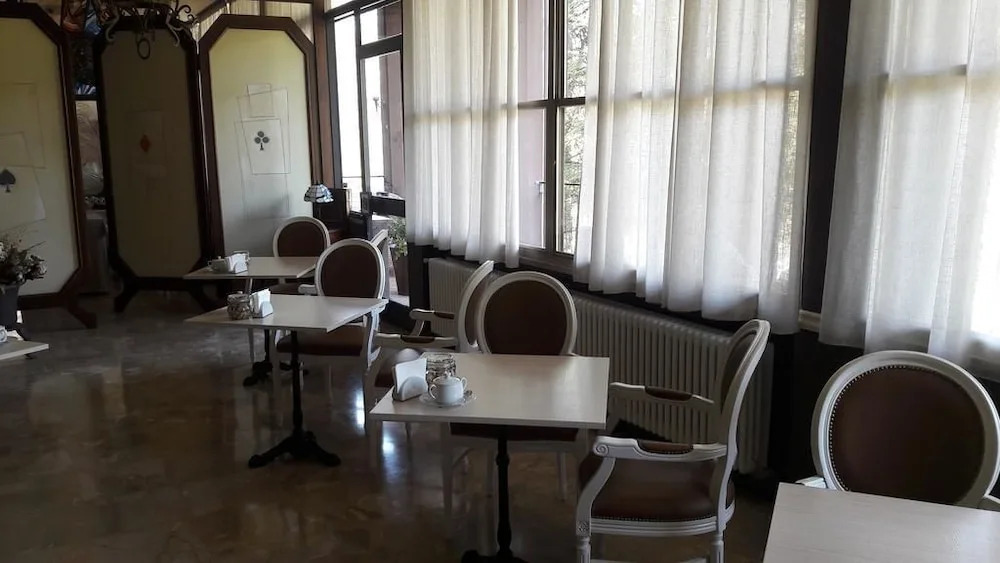 Art Hotel Pandos