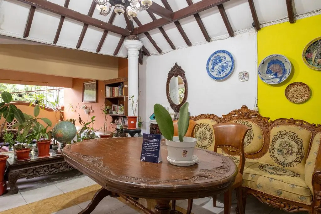 OYO 1806 Puri Arsita Homestay