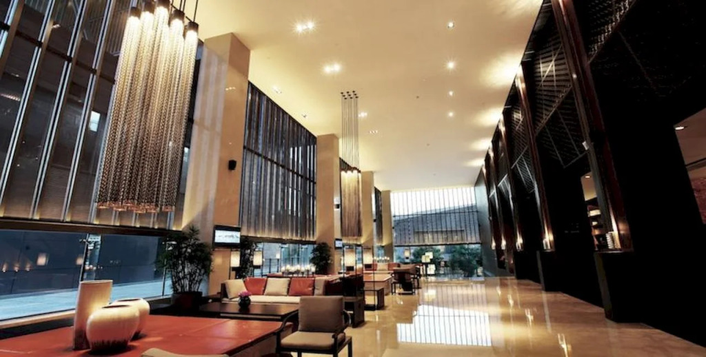 Bay Breeze Hotel