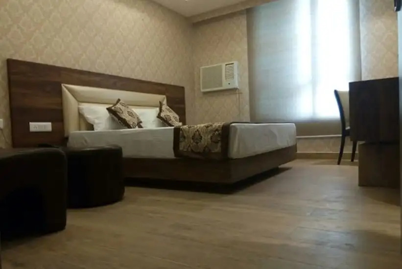 Radical Palace Hotel and Restaurant