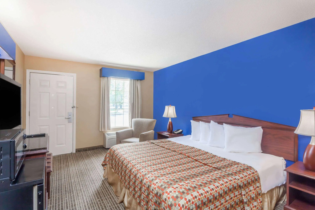 Baymont by Wyndham Florence/Muscle Shoals