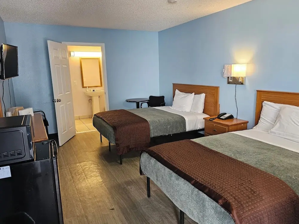 Sumner Motor Inn