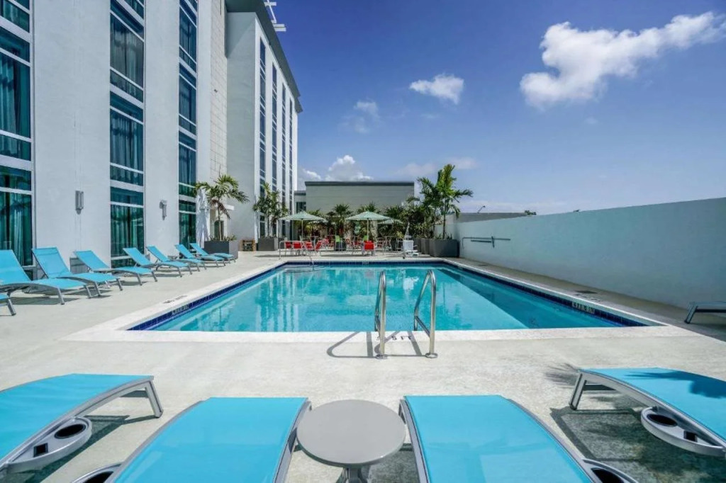 Hotel Dello Ft Lauderdale Airport, Tapestry Collection by Hilton