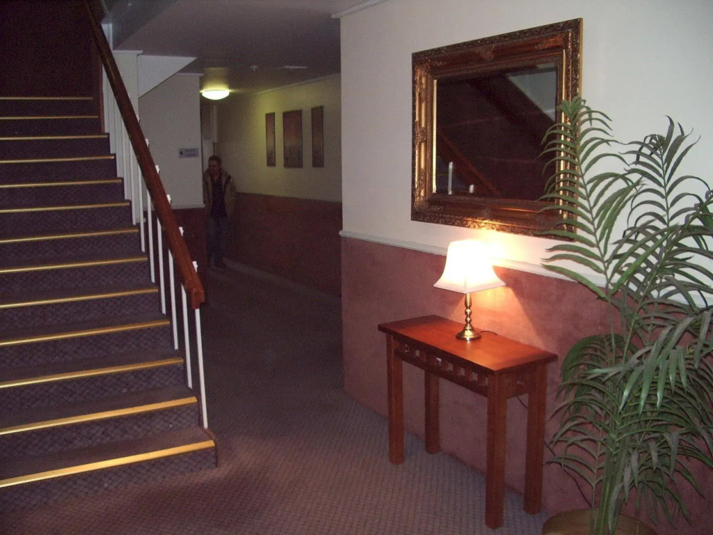 Lindy Lodge Motel