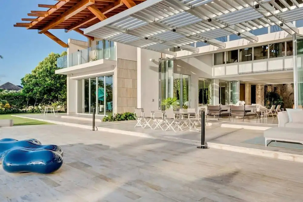 Architectural Oceanfront Masterpiece w Pool