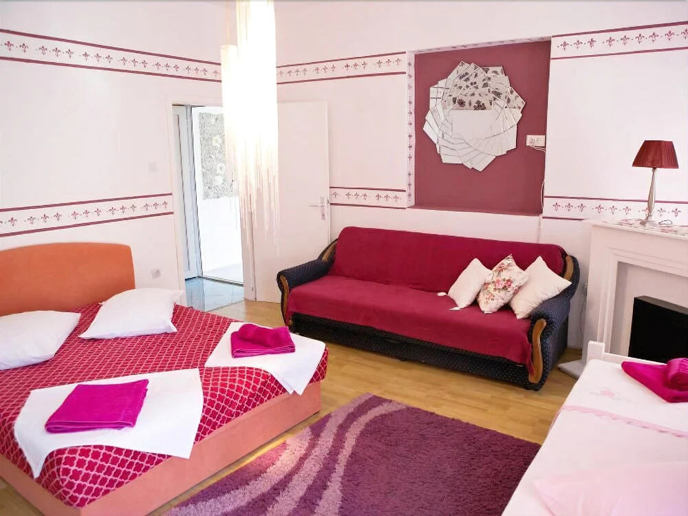 Apartments Jela