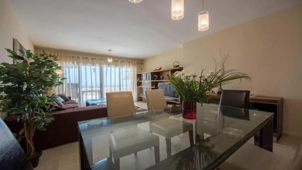Malibu Mansions Condo B5 by Rafleys