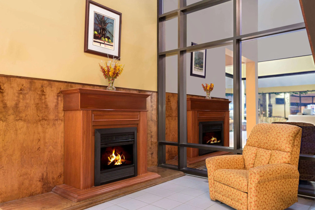Days Inn by Wyndham Indianapolis Castleton