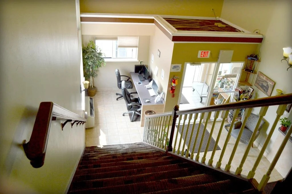 Adams Inn and Suites