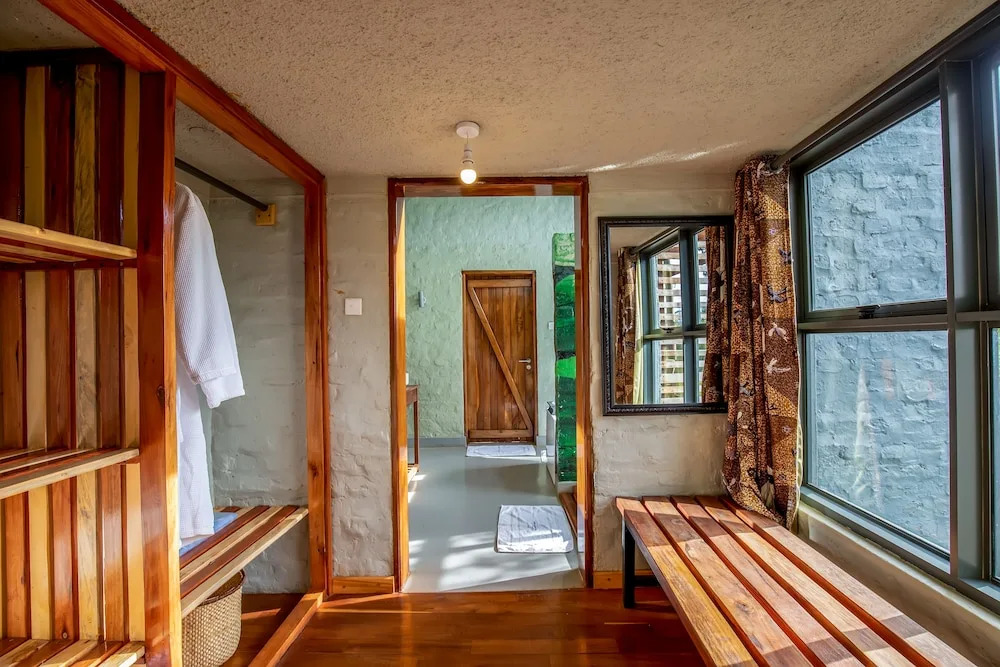 Kiho Gorilla Safari Lodge