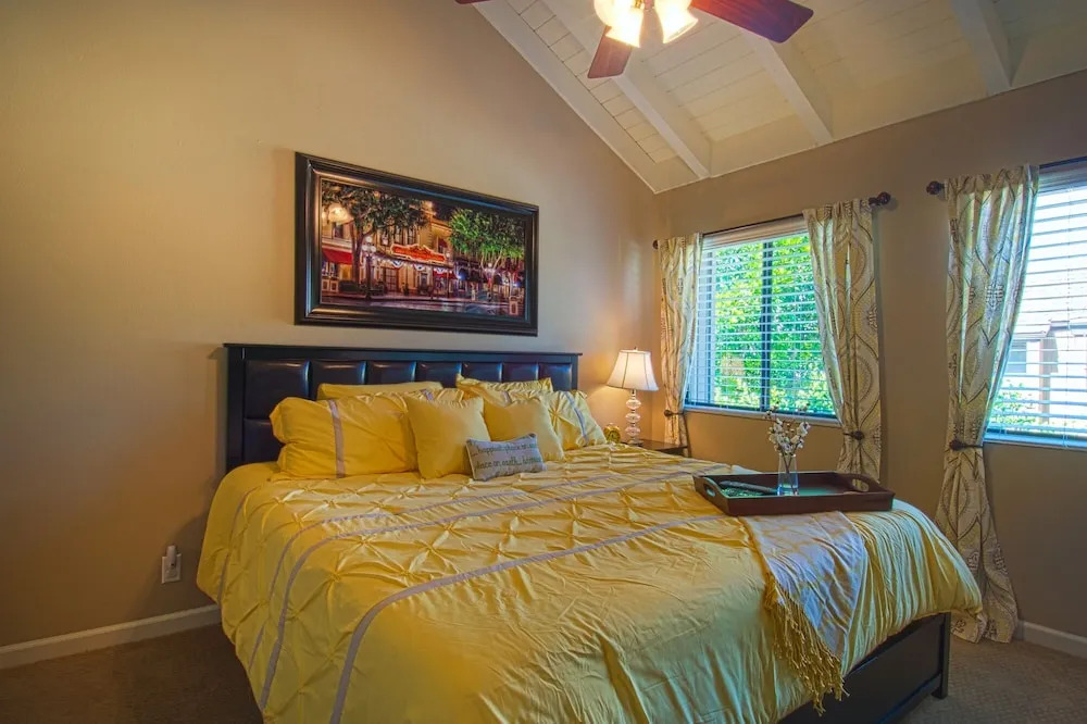 Tron - 3 Br Condo