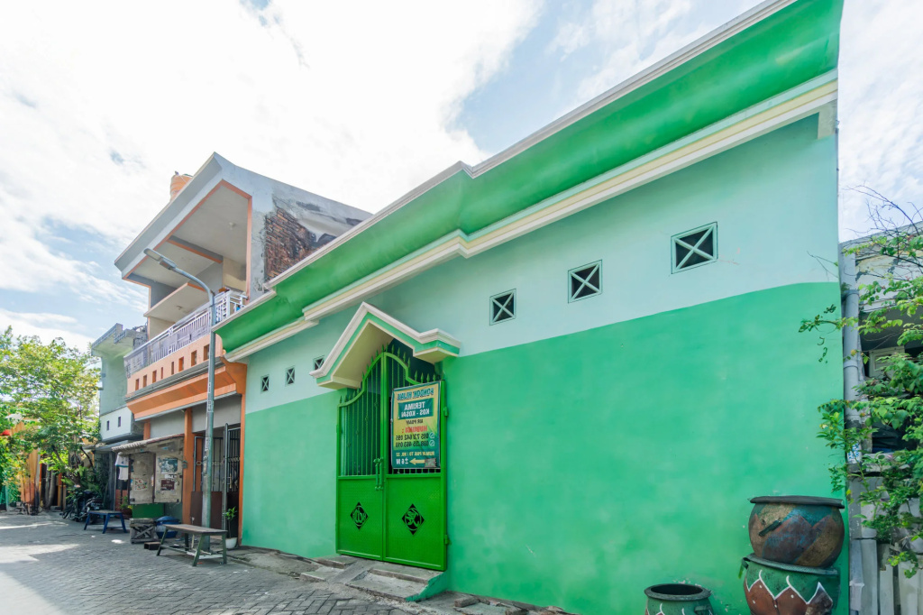 Hotel O Homestay Pak To Syariah