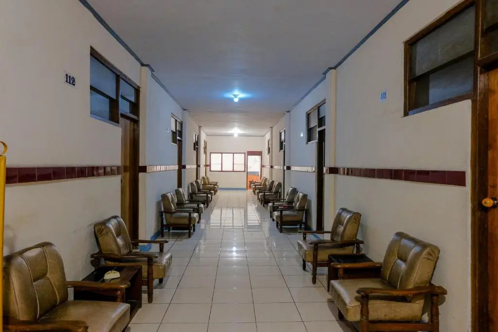 Hotel Dewi near GOR Merdeka Jombang Mitra RedDoorz