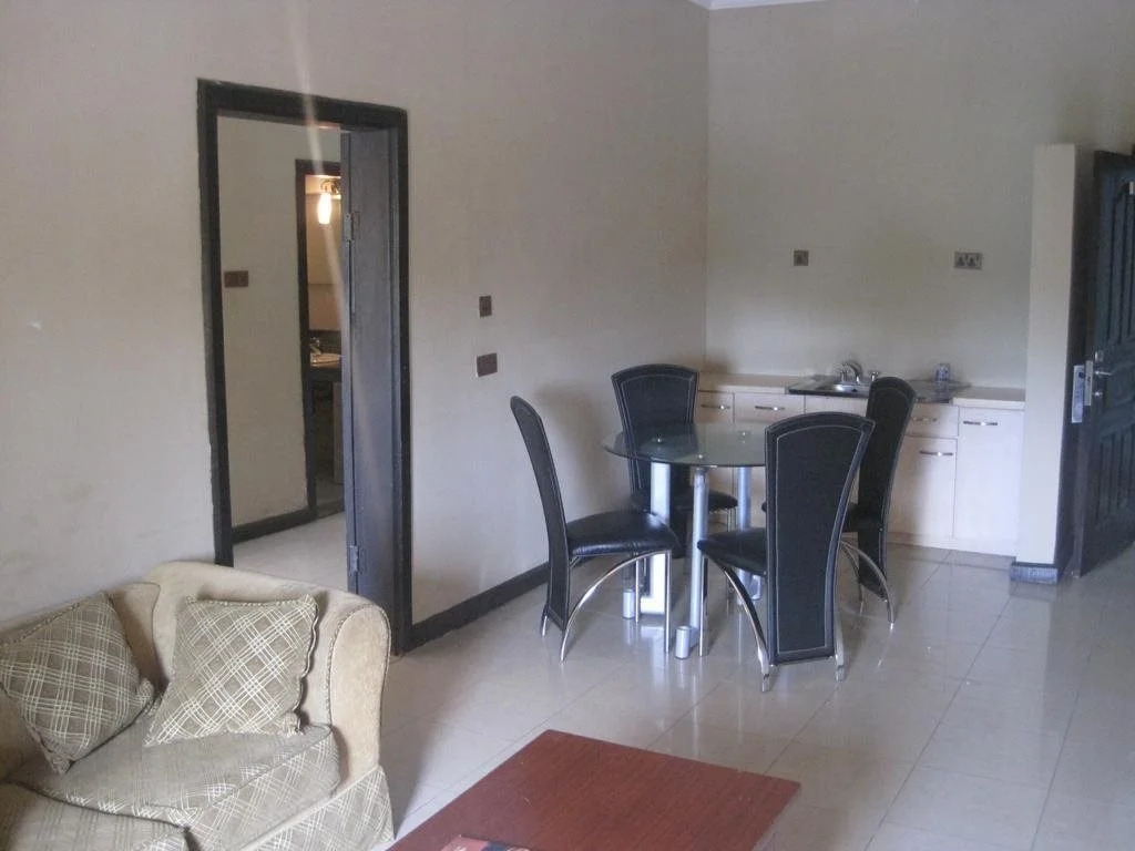 Axari Hotel & Suites