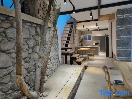 Manting Sixiang Courtyard-Style Hotel