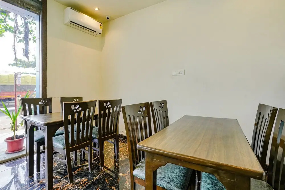 Fabhotel Royal Palace I