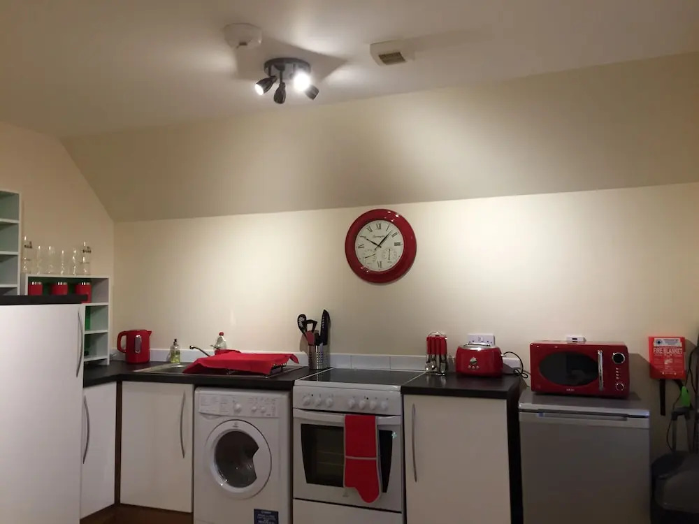 3 Varis Apartments