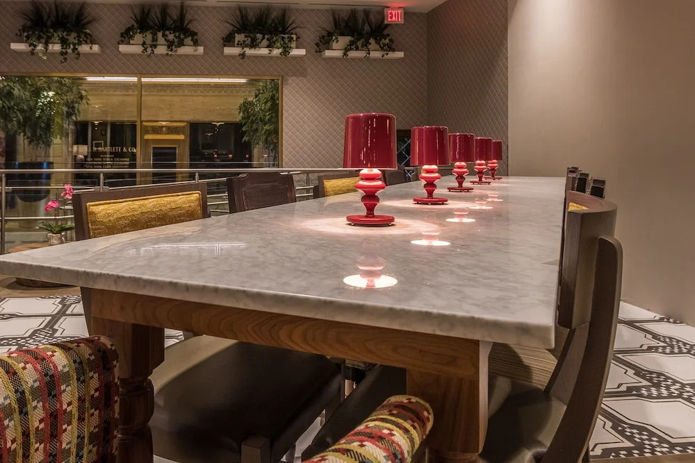 1 BR & 2 BR Apt in Central Business District by Frontdesk