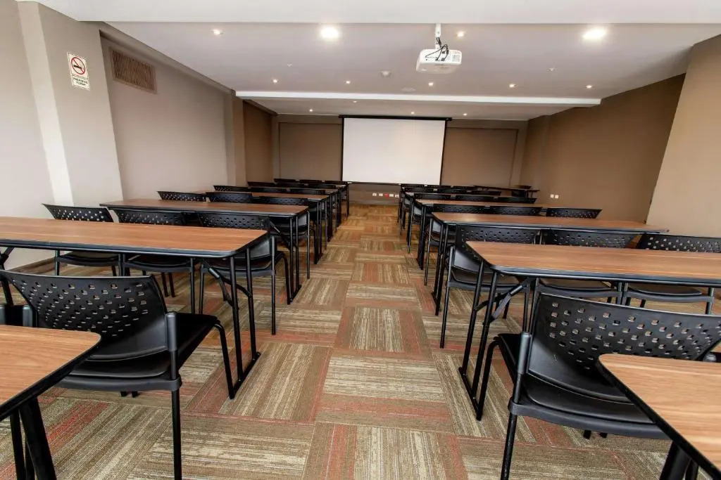 Hampton San Isidro para Lima Tours