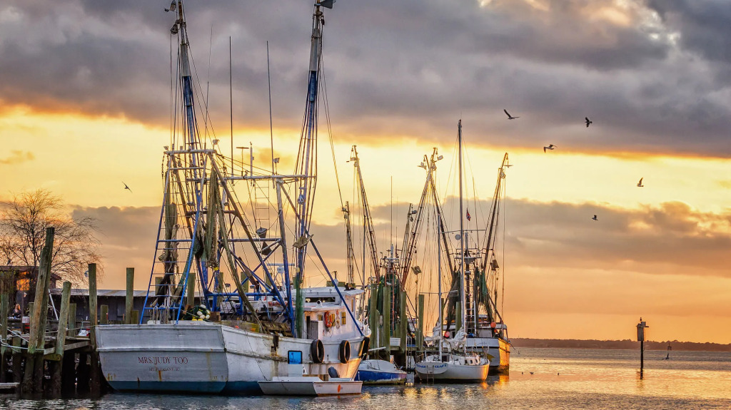 Shem Creek Inn