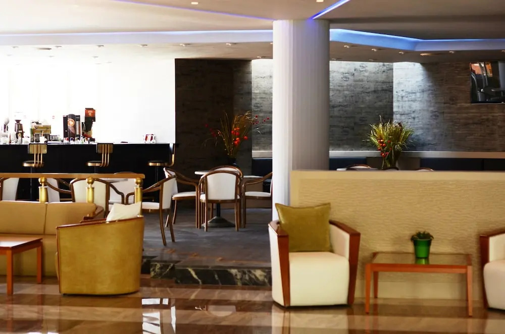 Santa Marina Resort